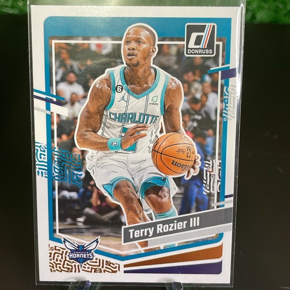 Panini Lot of 11 Charlotte Hornets Basketball 🏀 Cards - Picture 4 of 11